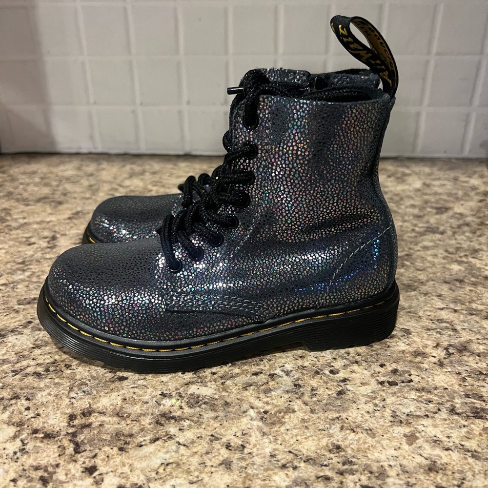 NEW DR MARTENS AIRWAIR SIZE 11 girls